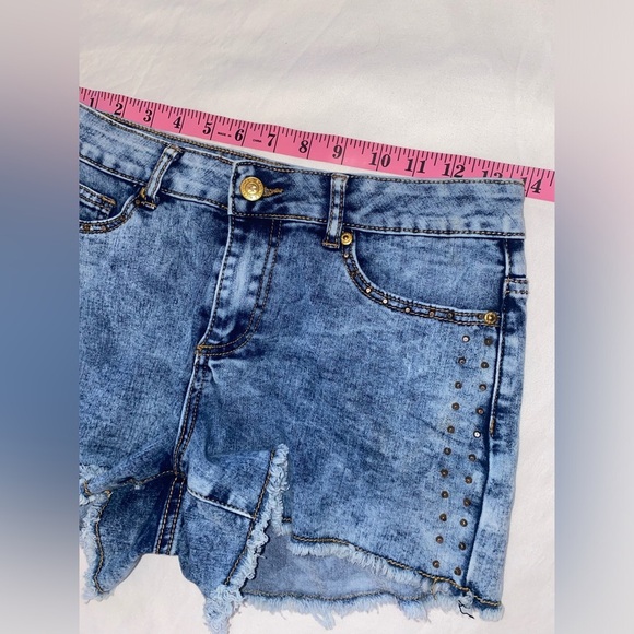 💜Women’s Nicki Minaj Mid Rise Studded Denim Jean Shorts Size 5/6 - Picture 6 of 12